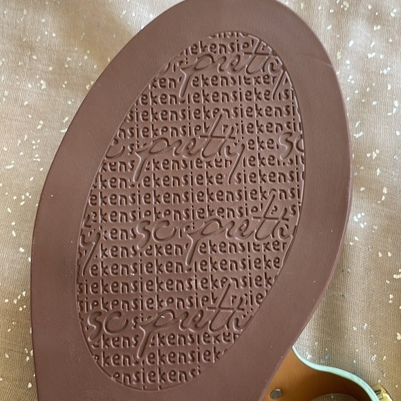 Brand New Kensie Seafoam Mint Green Gold Tone Studded Slides Sandals - Picture 7 of 15